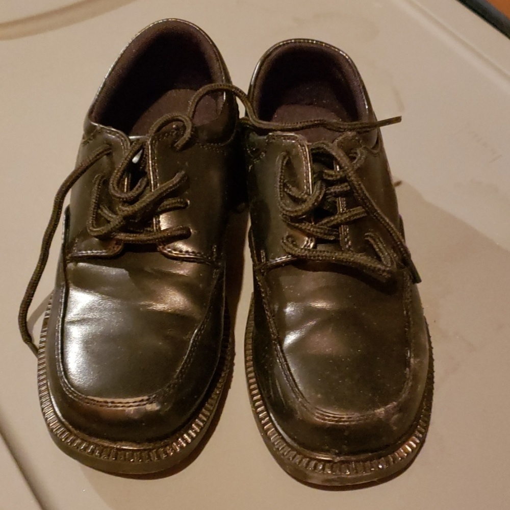 Dress shoes
